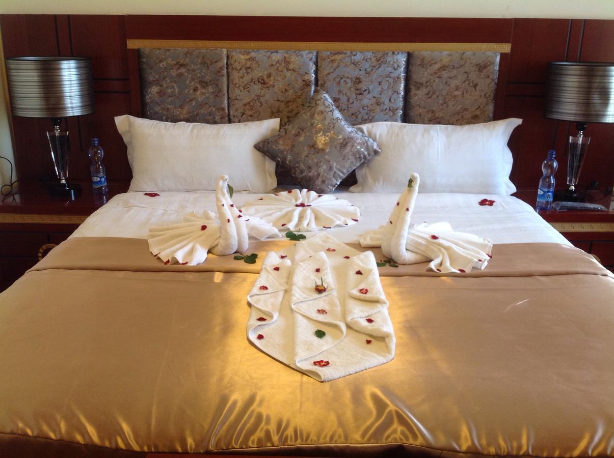 בהר דר Palm Palace Hotel מראה חיצוני תמונה