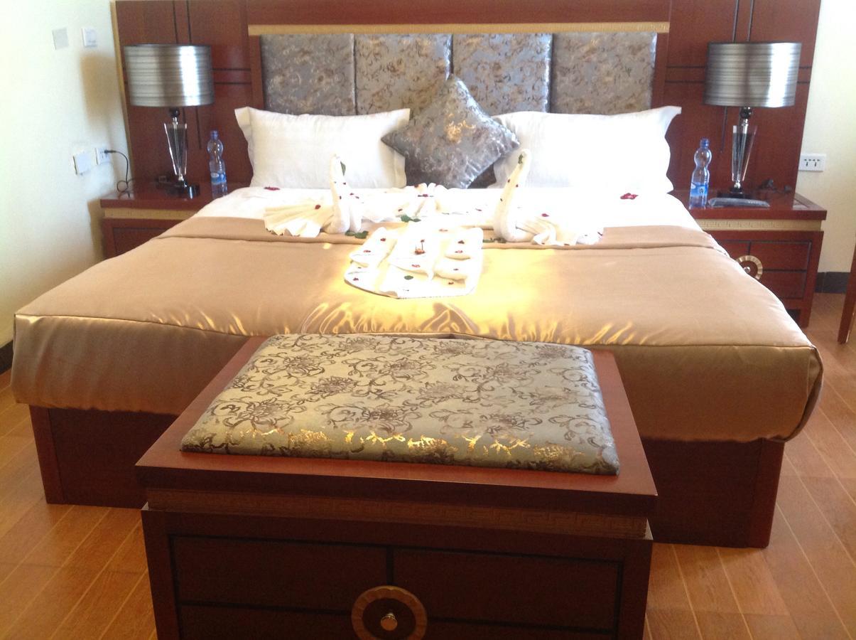 בהר דר Palm Palace Hotel מראה חיצוני תמונה