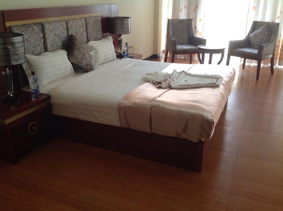 בהר דר Palm Palace Hotel מראה חיצוני תמונה