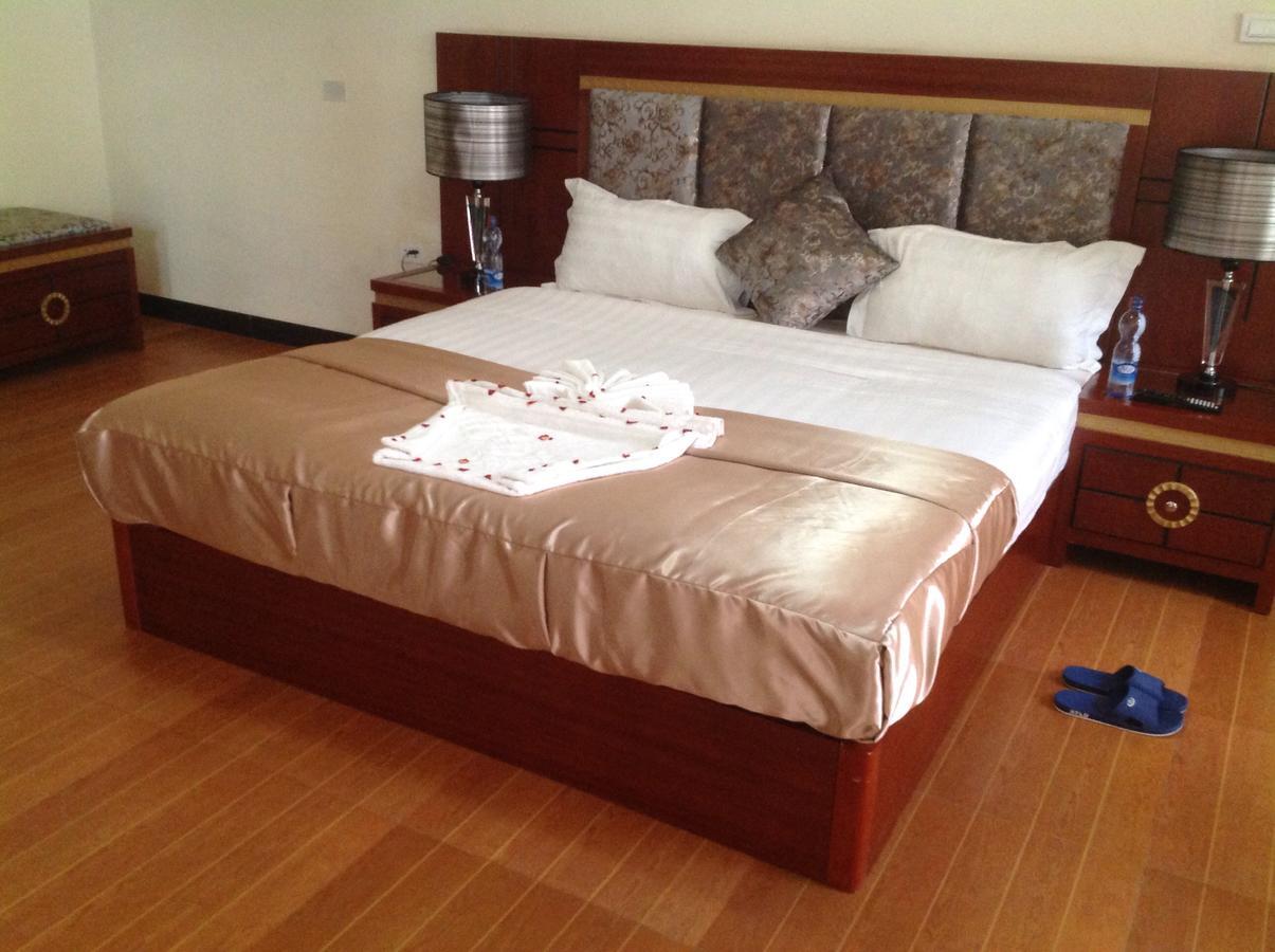 בהר דר Palm Palace Hotel מראה חיצוני תמונה