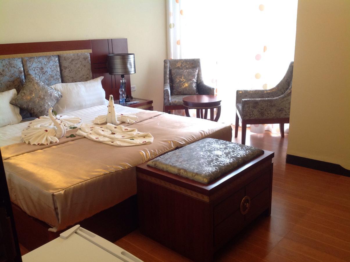 בהר דר Palm Palace Hotel מראה חיצוני תמונה