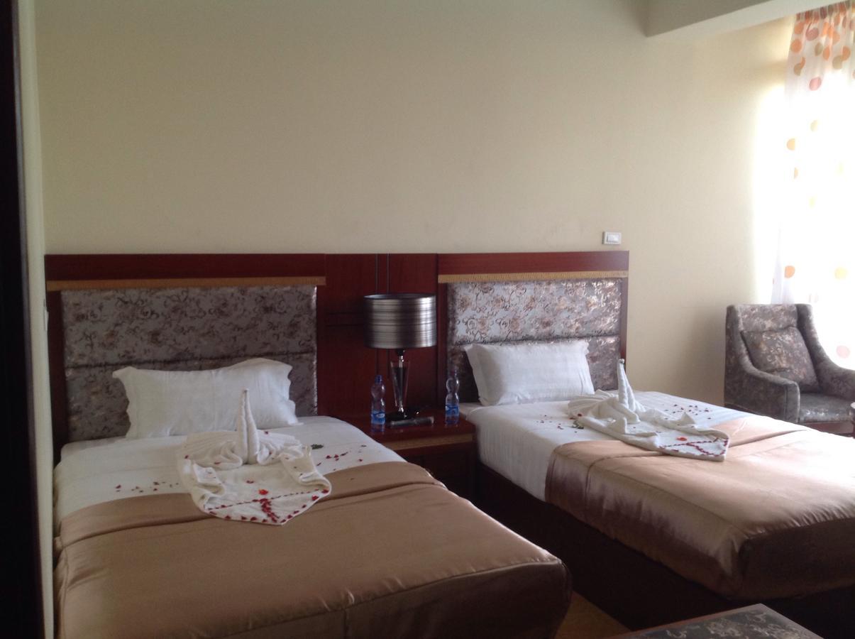 בהר דר Palm Palace Hotel מראה חיצוני תמונה