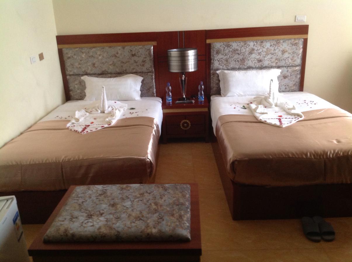 בהר דר Palm Palace Hotel מראה חיצוני תמונה