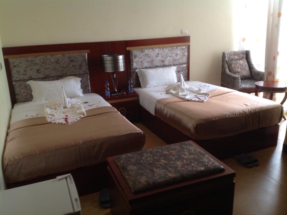 בהר דר Palm Palace Hotel מראה חיצוני תמונה