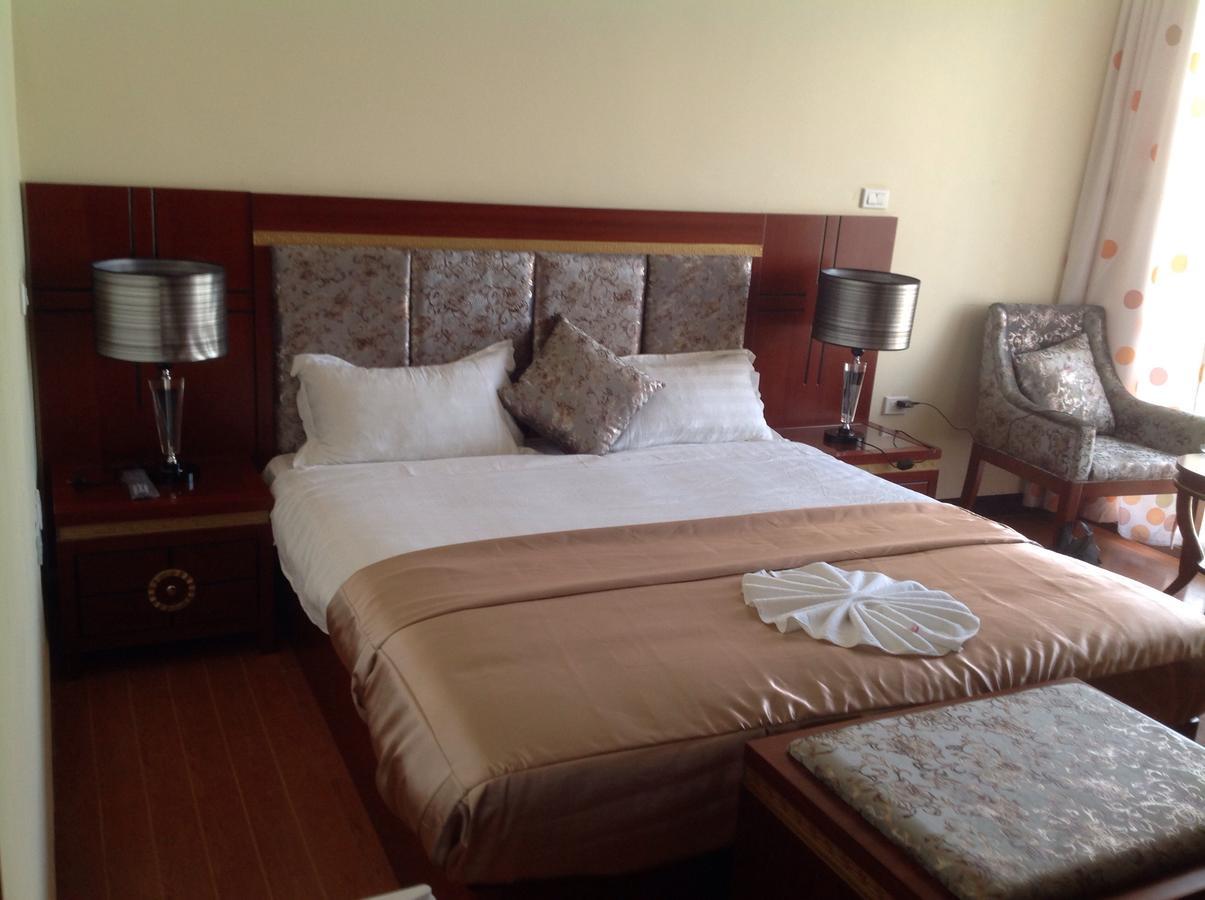 בהר דר Palm Palace Hotel מראה חיצוני תמונה