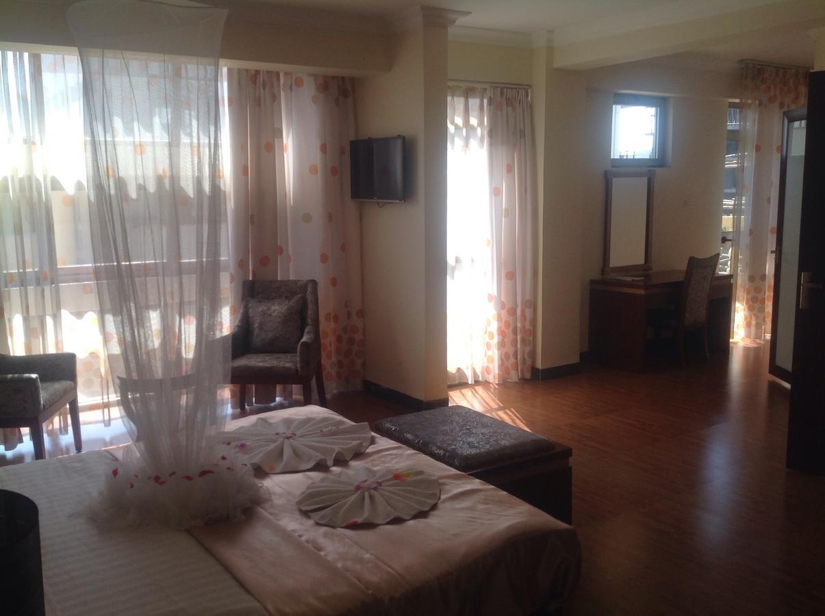 בהר דר Palm Palace Hotel מראה חיצוני תמונה